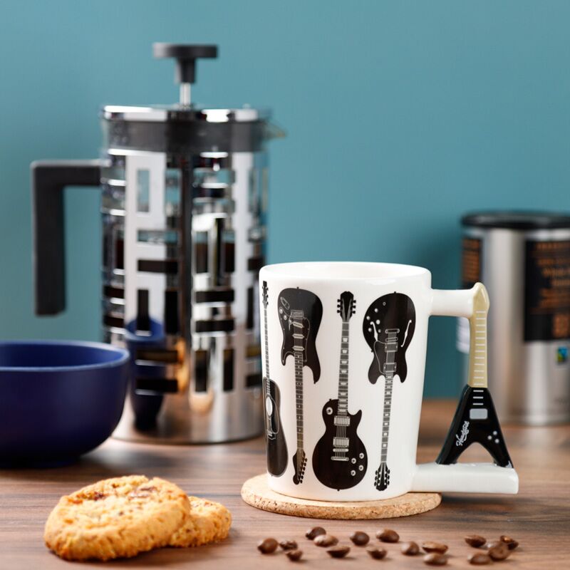 TAZA CON ASA DE GUITARRA NEGRA PUCKATOR - Imagen 4