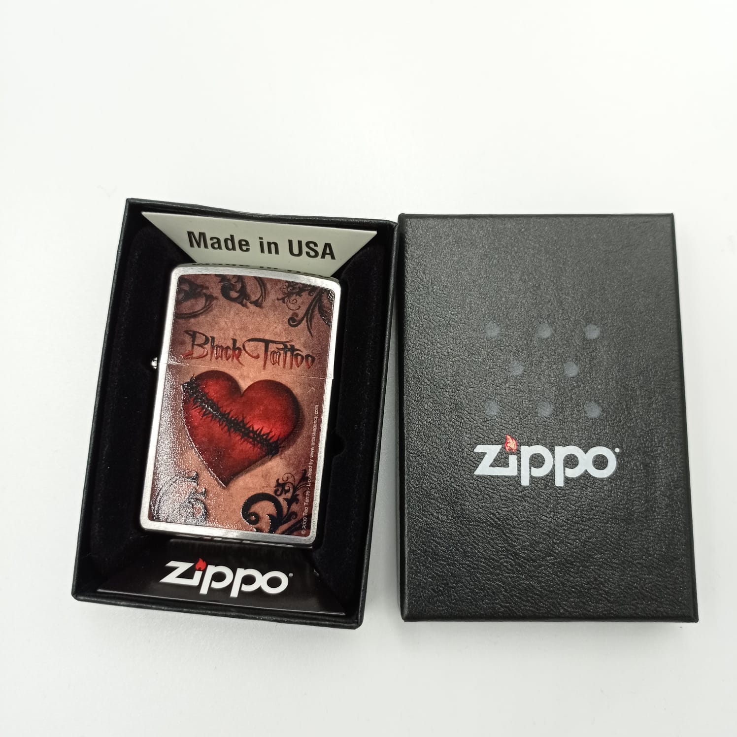 ZIPPO HEART BLACK TATTOO - Imagen 4