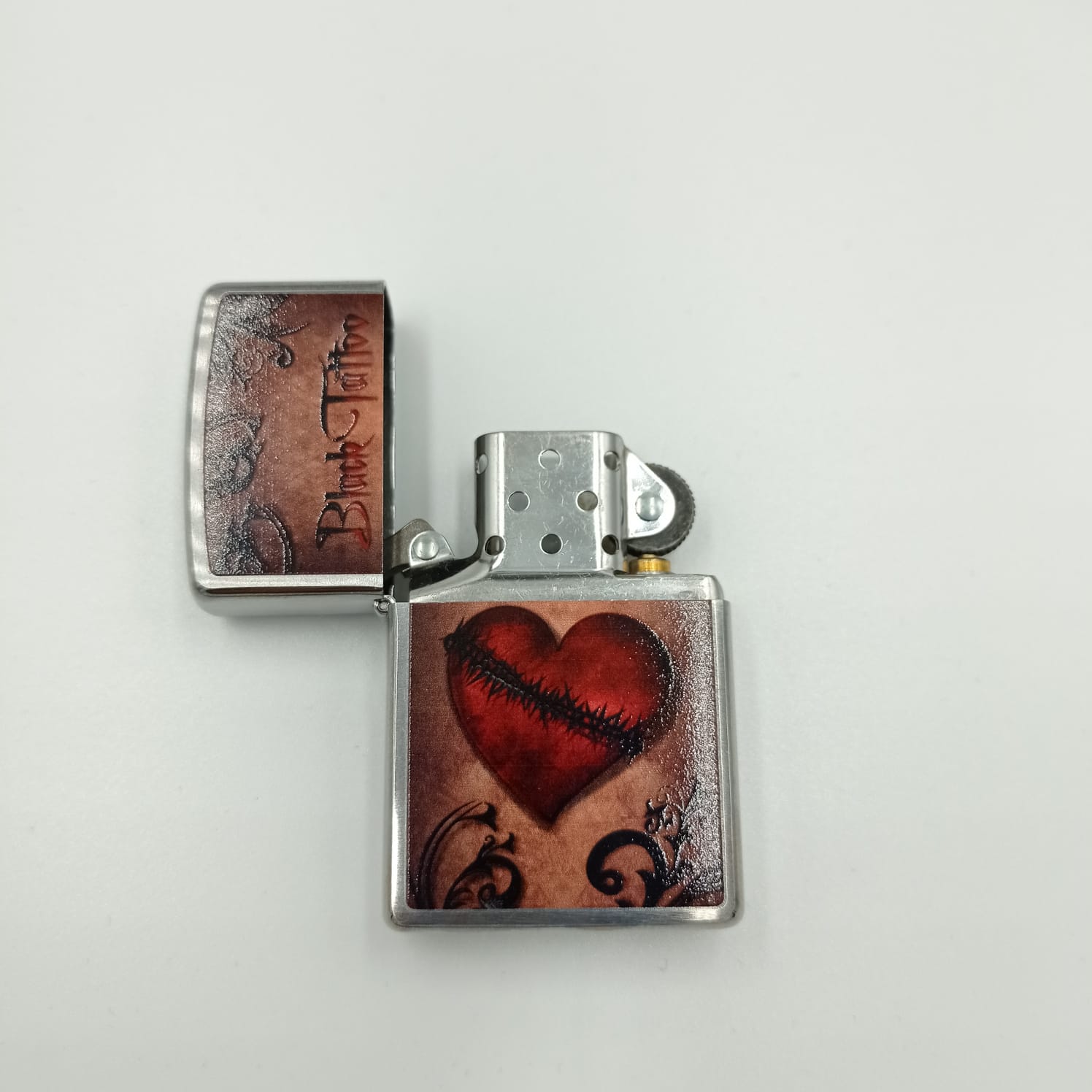 ZIPPO HEART BLACK TATTOO - Imagen 2