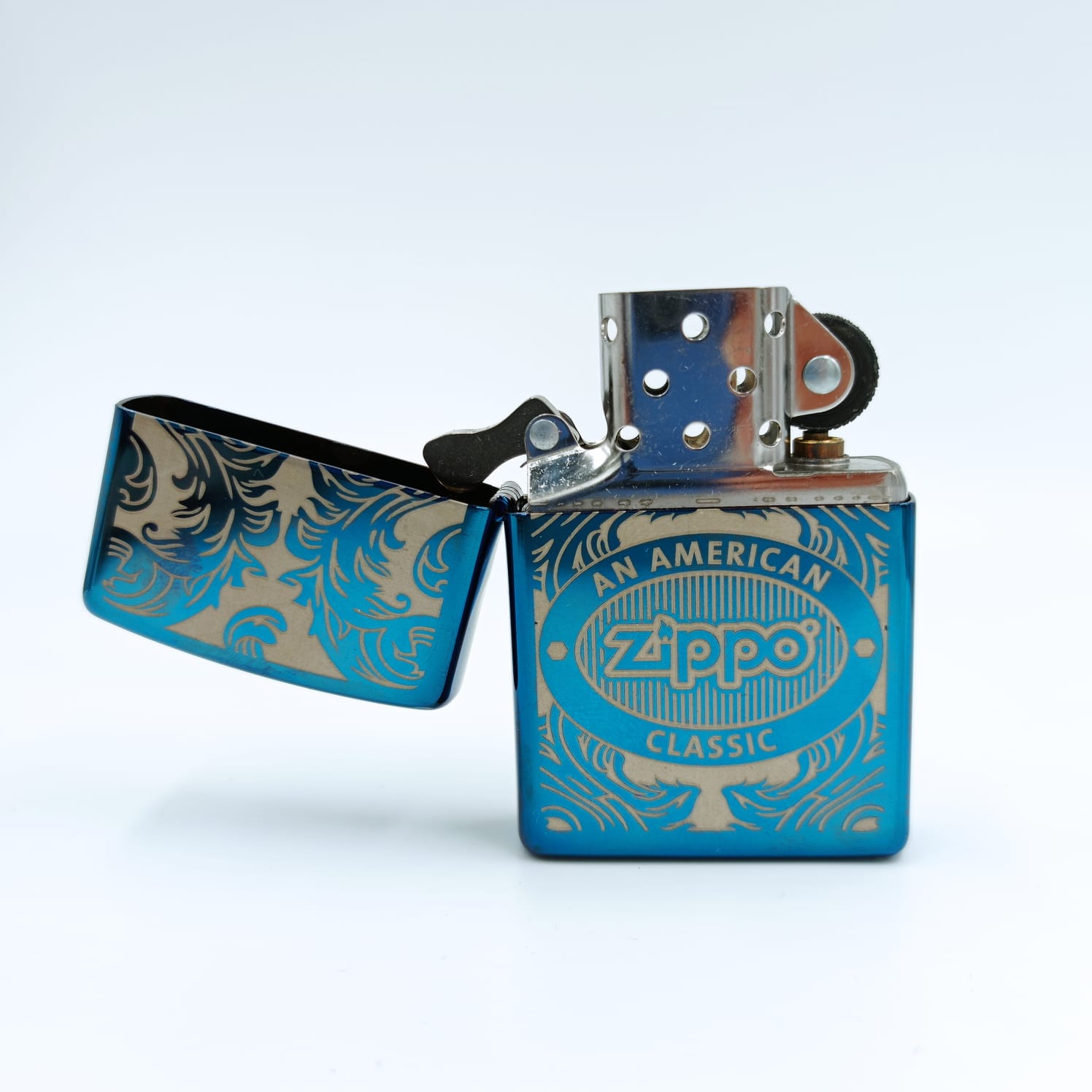 ZIPPO SERIE AMERICAN CLASSIC AZUL - Imagen 3